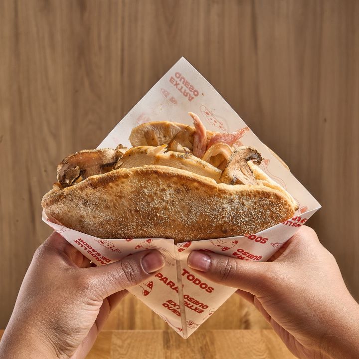 Sándwich de pollo y tocineta