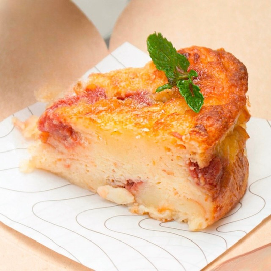 Porción de torta de almojábana